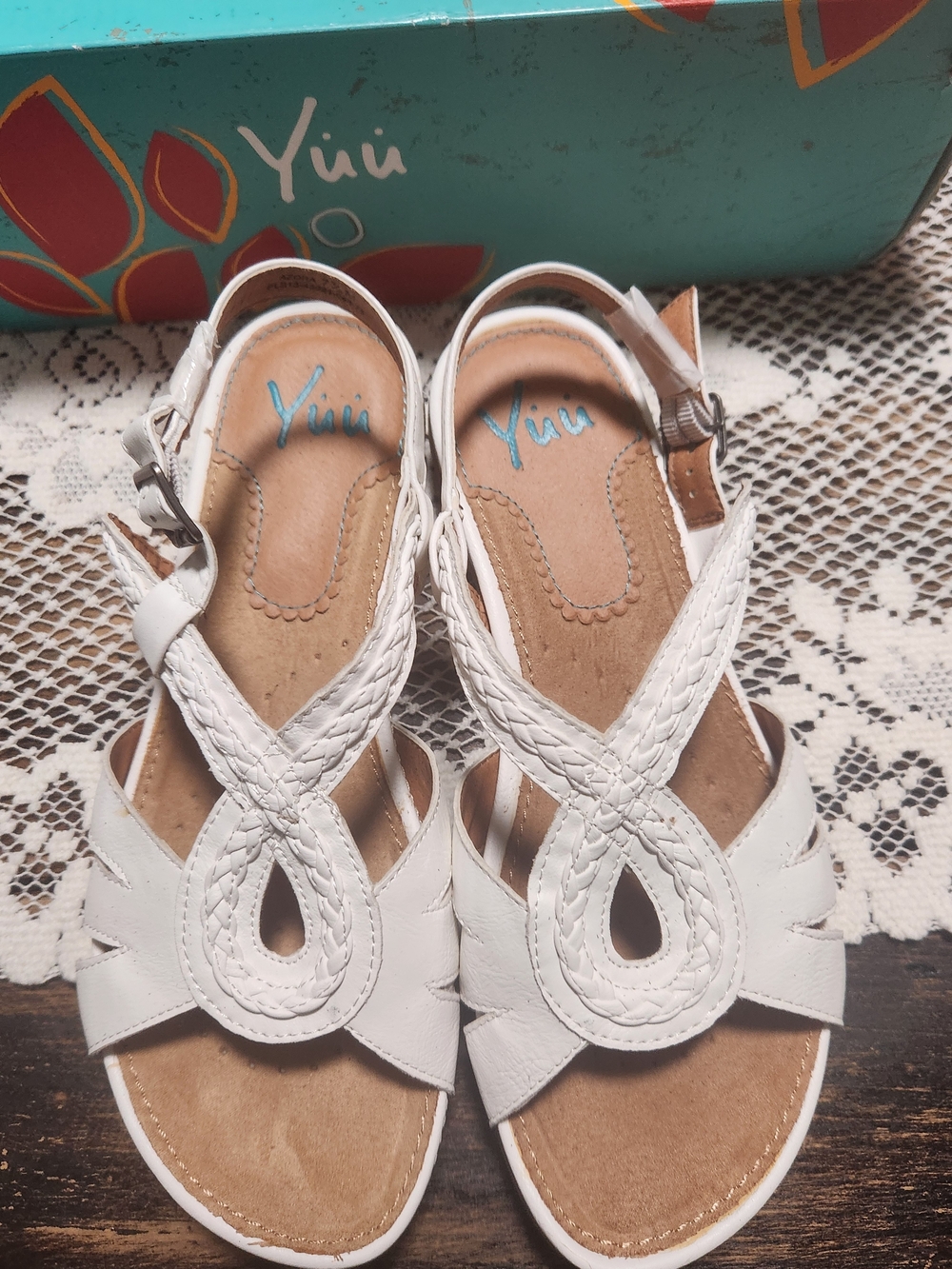 Yuu White Braided Comfort Sandals - Women's Size 7.5 - Excellent Used Condition